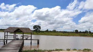 Pescador desaparece en laguna y policía muere al intentar salvarlo en Santa Rosa del Sara