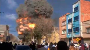 Buscan a 14 uniformados tras las explosiones en el Regimiento Bolívar
